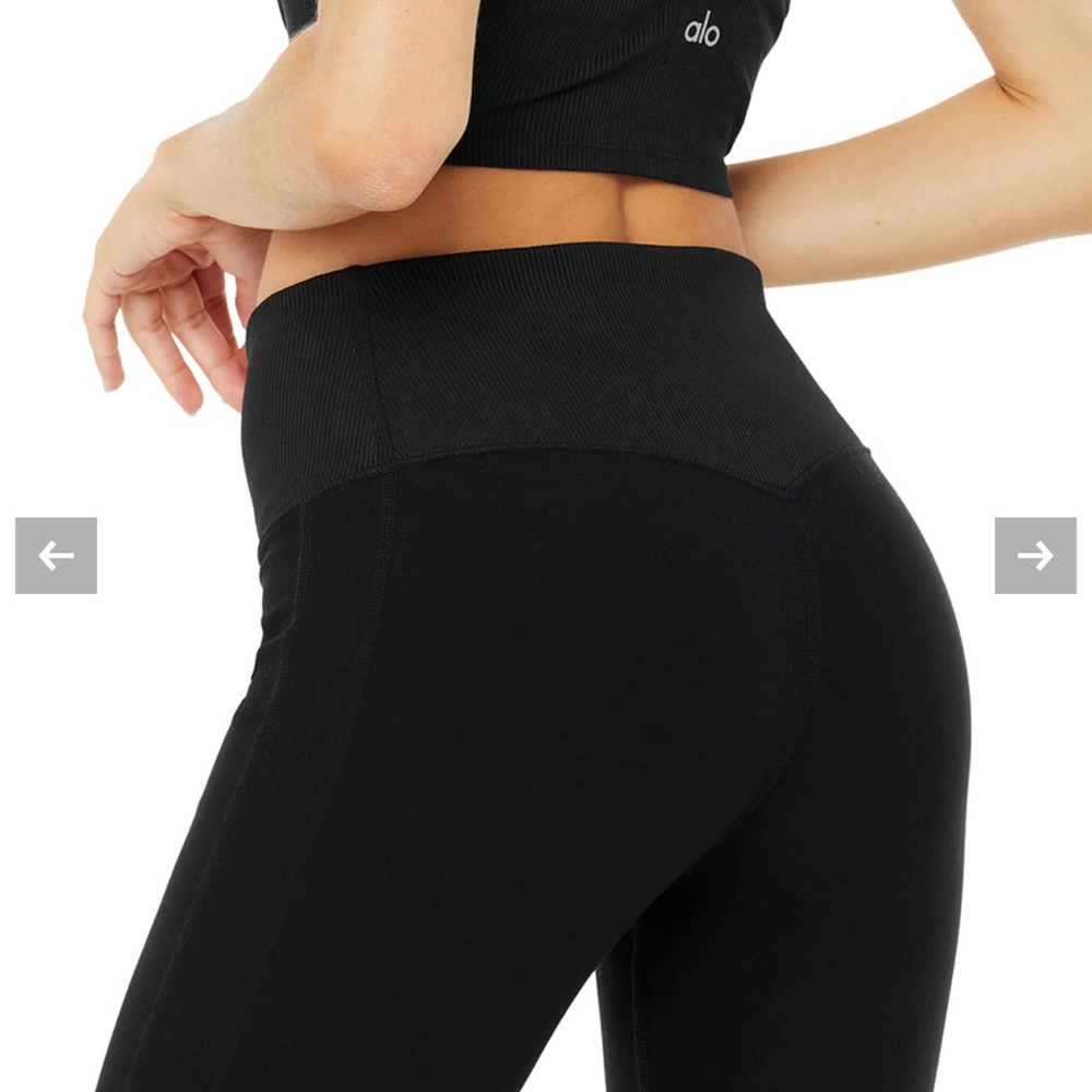 Alo soft lounge leggings in black